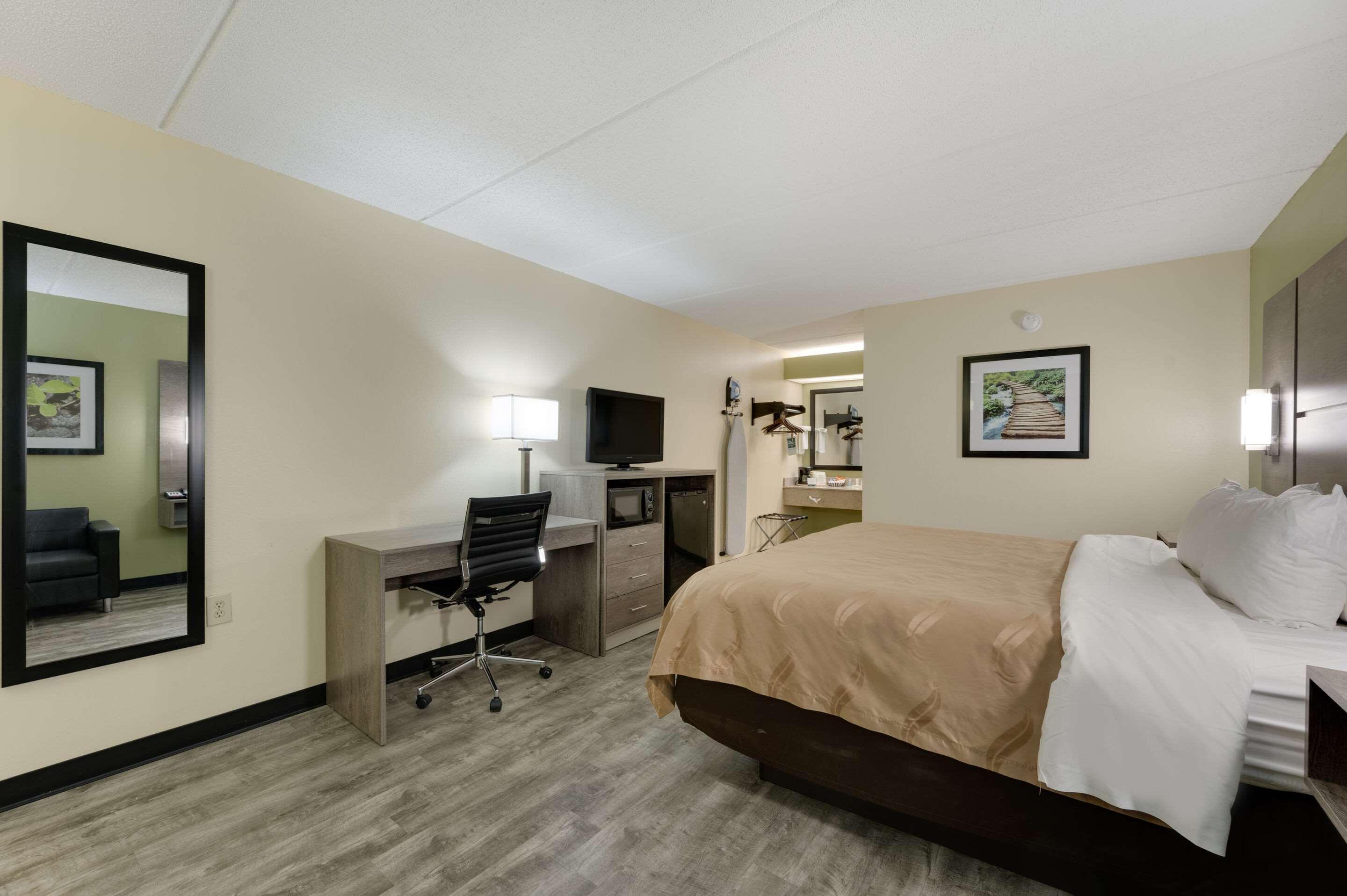 Quality Inn Airport - Southeast Irondale Exterior foto